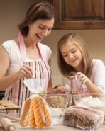 CUDICY 100pcs Cellophane Bags 10x14 Cellophane Wrap Goodie Bags Large Clear Gift Bag Party Favors Bag Clear Treat Bag with Ties Plastic Gift Wraps Packaging Wraps for Cookie Candy (No Gusset) - Image 7