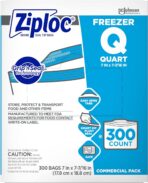 SC Johnson Professional Ziploc Quart Food Storage Freezer Bags, Grip 'n Seal Technology for Easier Grip, Open, and Close, 300 Count - Image 2