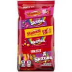 SKITTLES Original, SKITTLES Wild Berry & STARBURST Original and STARBURST FaveReds Fun Size Chewy Candy Variety Bag, Party Size, 20.13 Oz Bulk Bag - Image 5