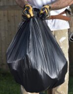 Commander 42 Gallon 4 MIL Black Heavy Duty Trash Bags - 33'' x 45'' - Pack of 32 - for Home, Kitchen, Lawn, Outdoor, Construction, & Contractor' - Image 3
