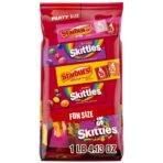 SKITTLES Original, SKITTLES Wild Berry & STARBURST Original and STARBURST FaveReds Fun Size Chewy Candy Variety Bag, Party Size, 20.13 Oz Bulk Bag - Image 2